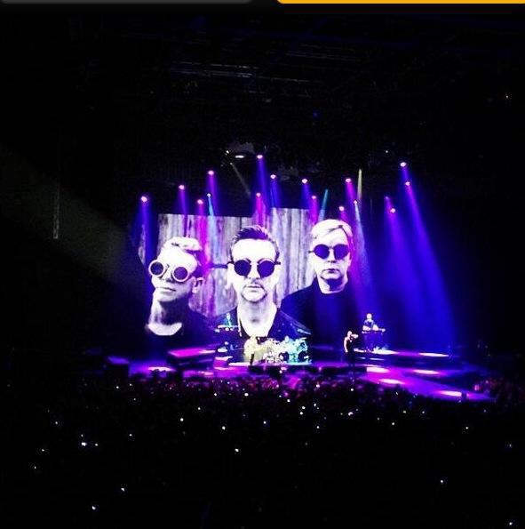 Depeche Mode начали мировой тур