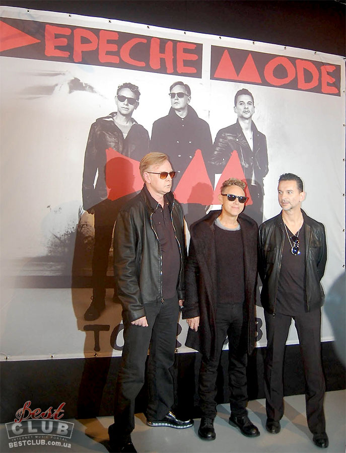Depeche Mode на пресс-конференции в Париже