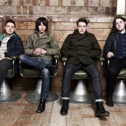 Беспорядки в Лондоне задержали релиз Arctic Monkeys