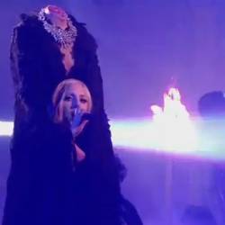 Lady Gaga явилась на X Factor UK без головы
