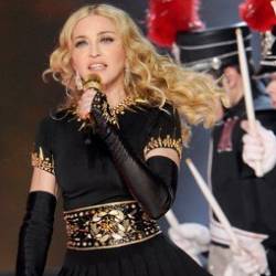 Мадонна возглавила американский чарт