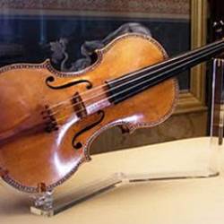 Продам скрипку, 1741 год выпуска, цена от $18 000 000...
