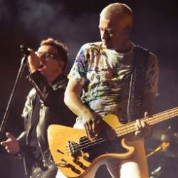Онлайн-магазин рассекретил новый альбом U2