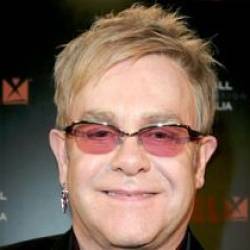 Elton John вновь выступит в Киеве