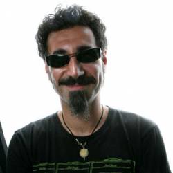 Премьер-министр Армении наградил Serj Tankian