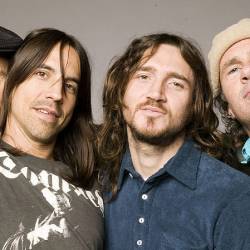 Red Hot Chili Peppers возглавили британский чарт