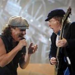 AC/DC покорили британский хит-парад