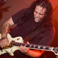 Гитарист Ministry Майк Скаччиа скончался на сцене
