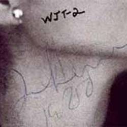 Альбом Леннона с автографом для его убийцы выставили на продажу