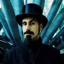 Вокалистка Garbage помогла Сержу Танкяну с мюзиклом