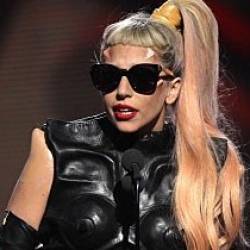 Lady GaGa выпустила кантри-версию "Born This Way"