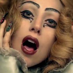 Эпатажная певица Lady GaGa наконец презентовала клип на песню Judas. Это второй сингл из альбома "Born This Way". ВИДЕО